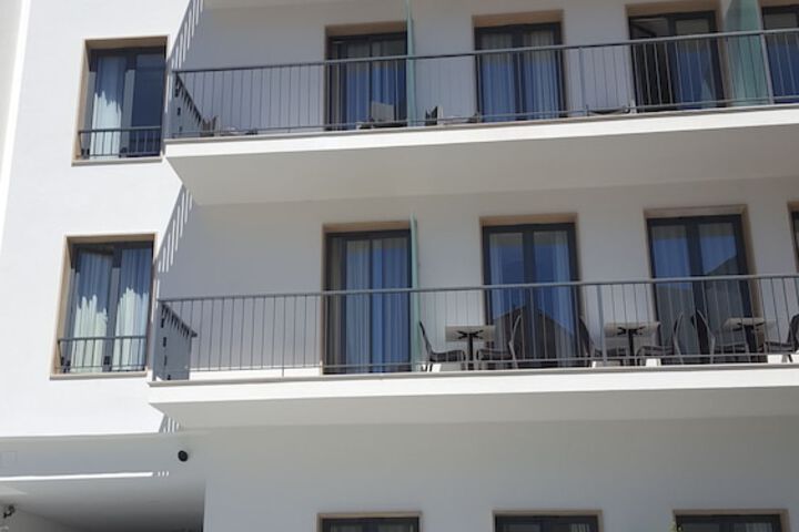Hotel 83 of 88