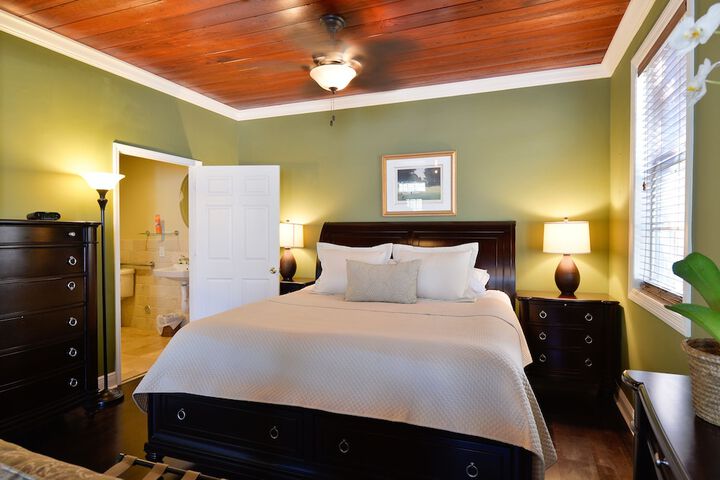 Room 4 of 286