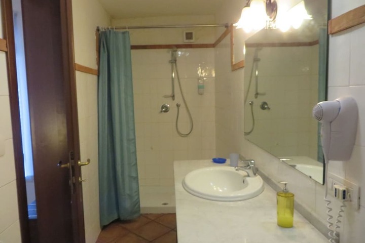 Room 13 of 48