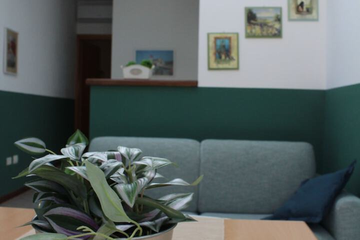Room 8 of 30