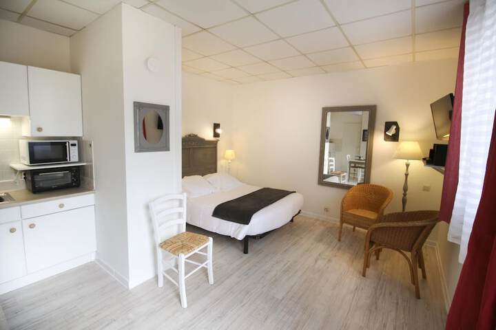 Room 43 of 164