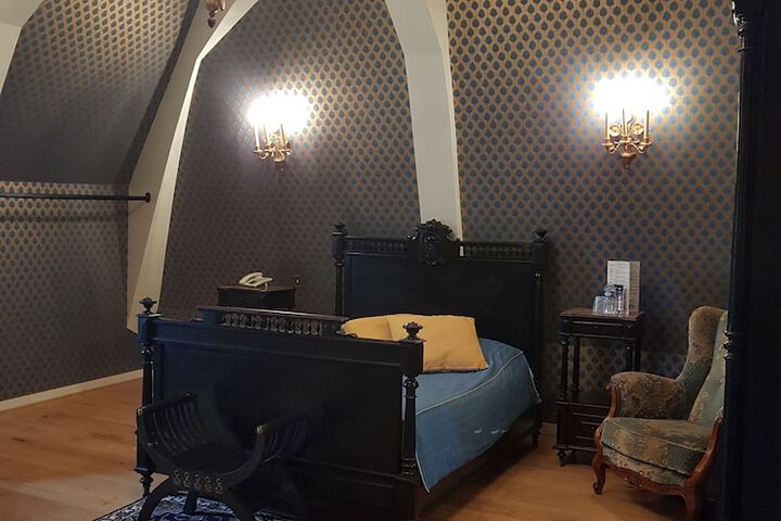 Room 5 of 27