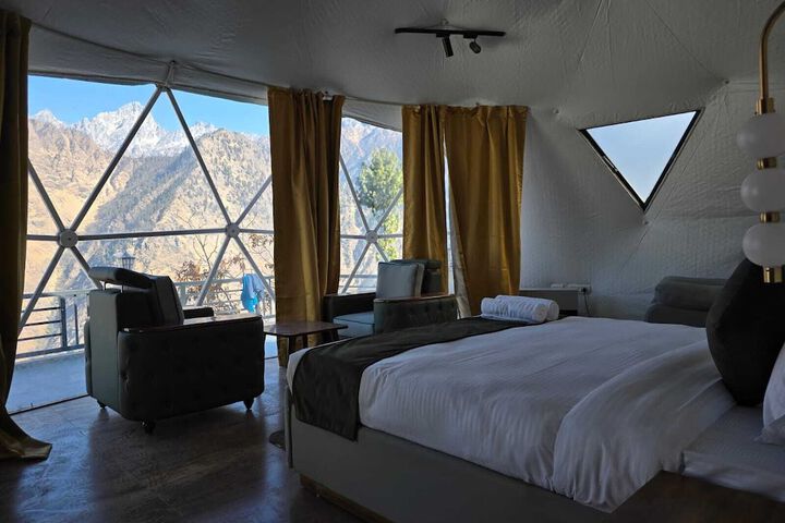 Room 3 of 12
