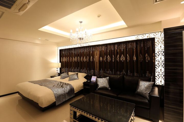 Room 15 of 34