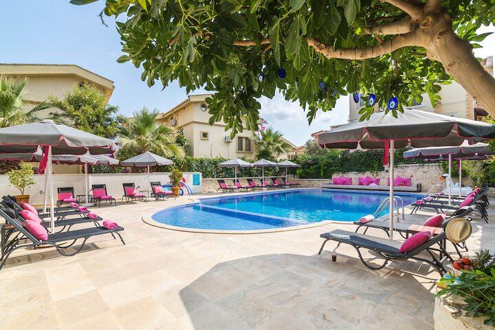 Pools & Facilities