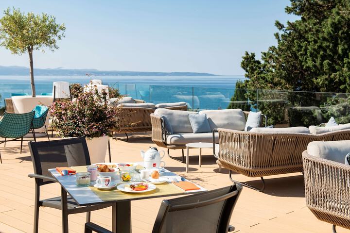Breakfast/Coffee Service 196 of 310