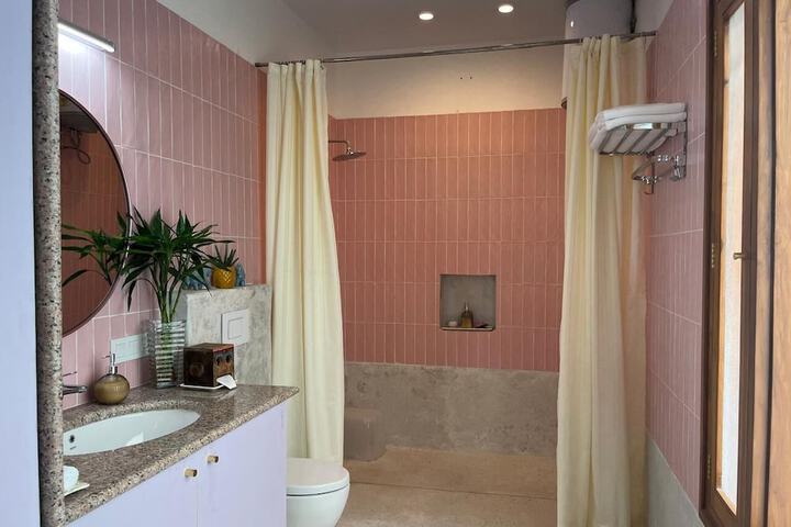 Room 14 of 20