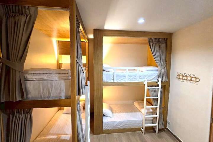 Room 42 of 86