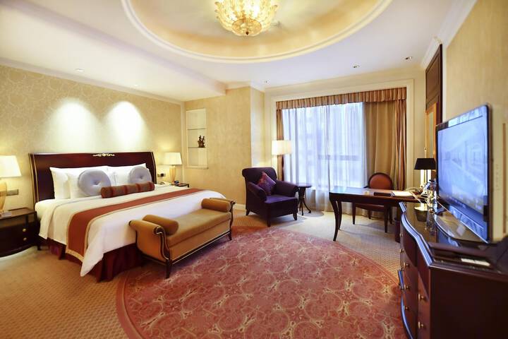 Room 43 of 99