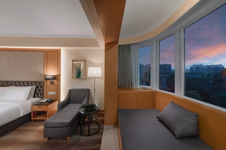 Room 12 of 65