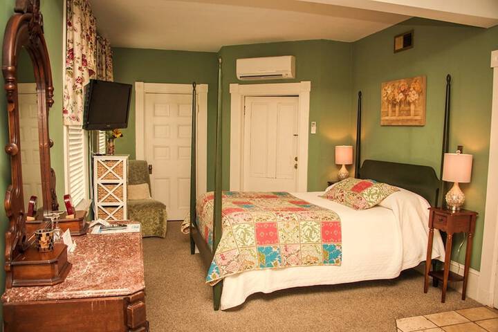 Room 6 of 117