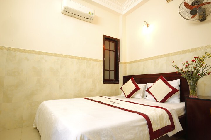Room 4 of 55