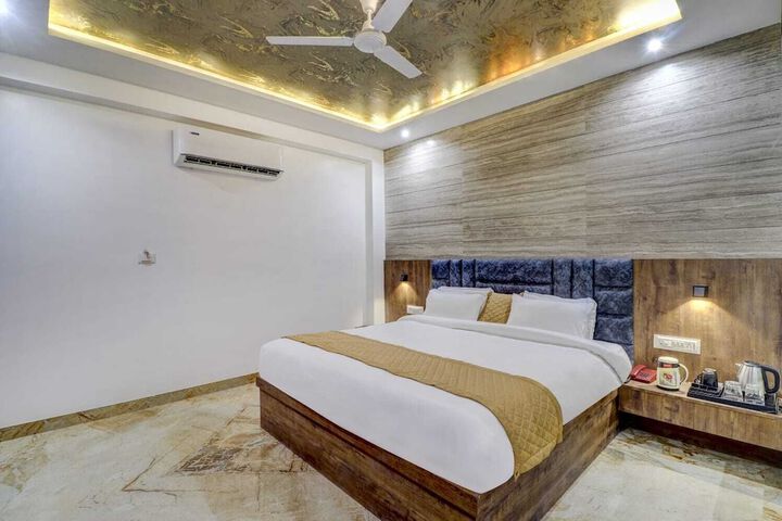 Room 18 of 52