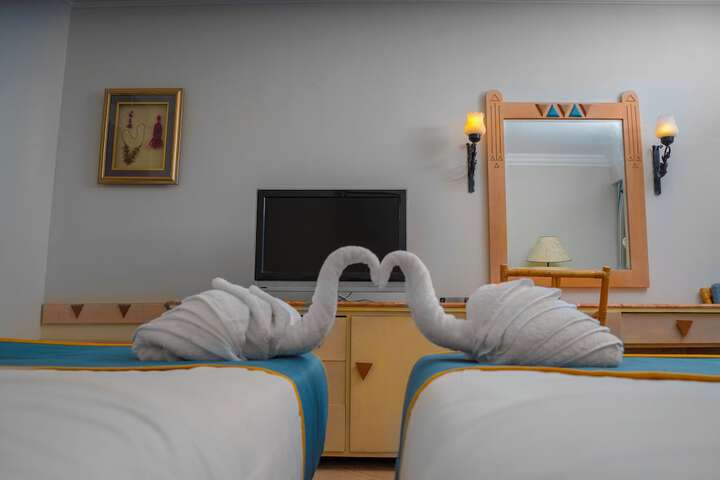 Room 32 of 82