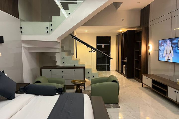 Room 3 of 12