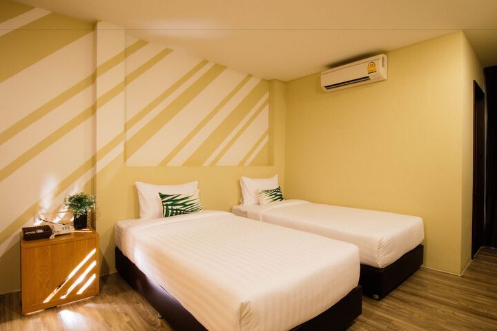 Room 12 of 36