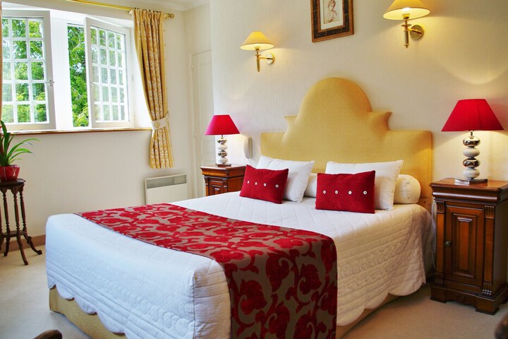 Room 6 of 38