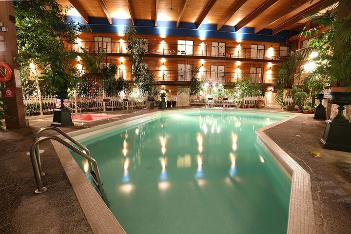 Pool 60 of 152