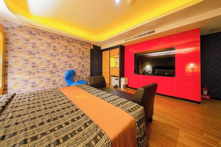 Room 10 of 88