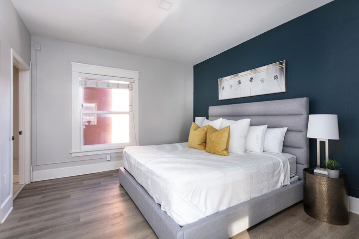 Room 19 of 200