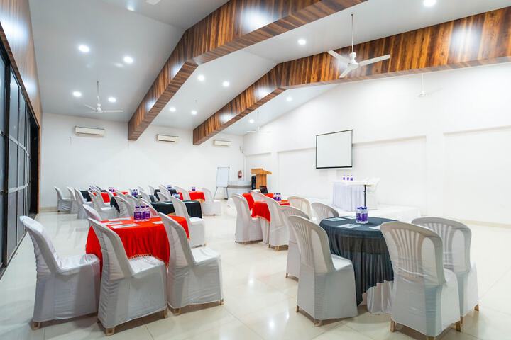 Ballroom/Hall 152 of 187