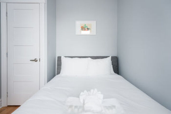 Room 6 of 24