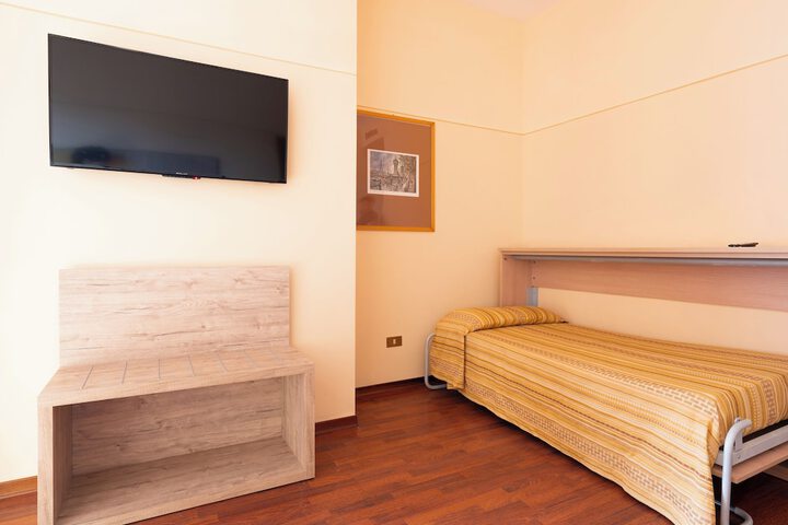 Room 8 of 44