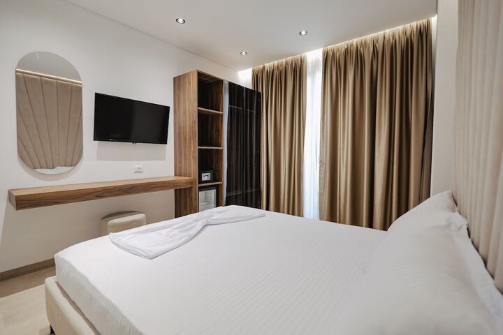 Room 18 of 65