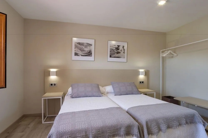 Room 3 of 11