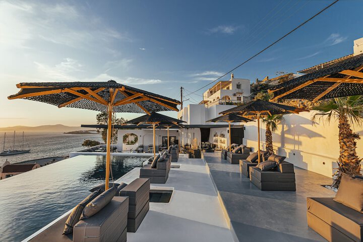 Sundeck 136 of 166