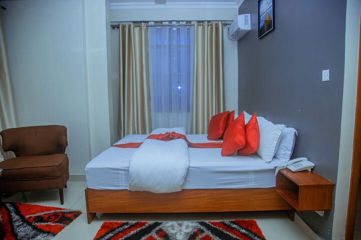 Room 12 of 66
