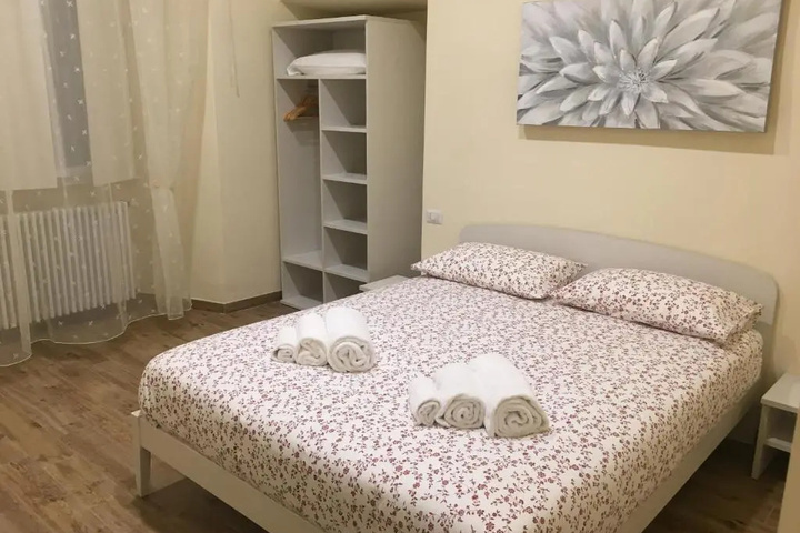 Room 2 of 5
