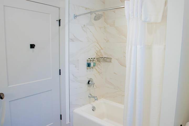 Room 115 of 219