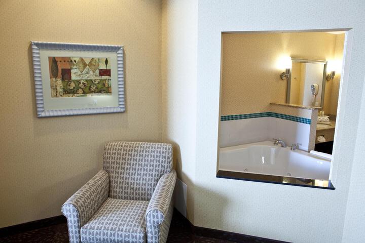 1 King Standard Communication Accessible Extra Floor Space (4 of 28)