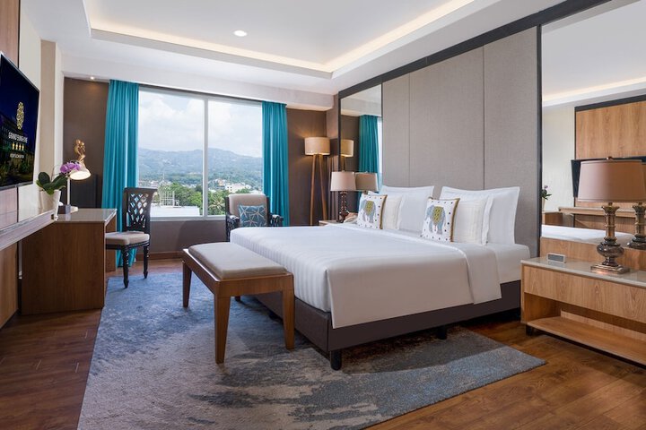 Room 25 of 235