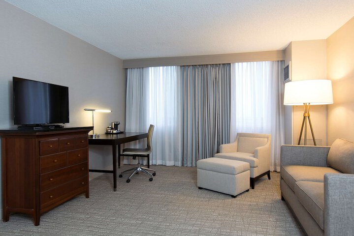 1 King Bed (12 of 41)