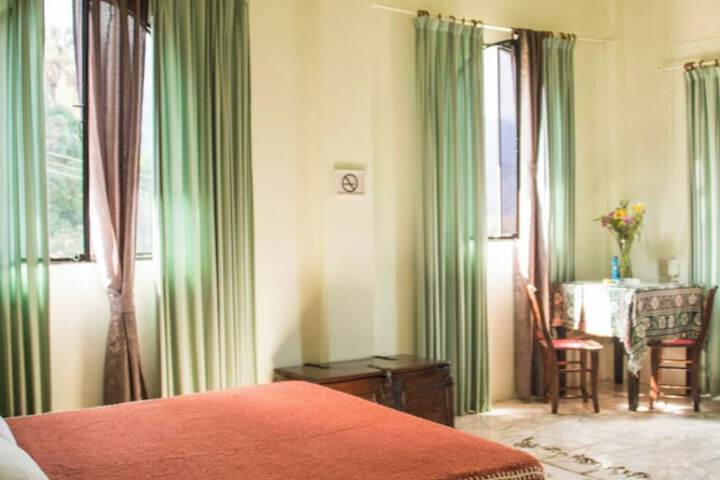 Room 2 of 24