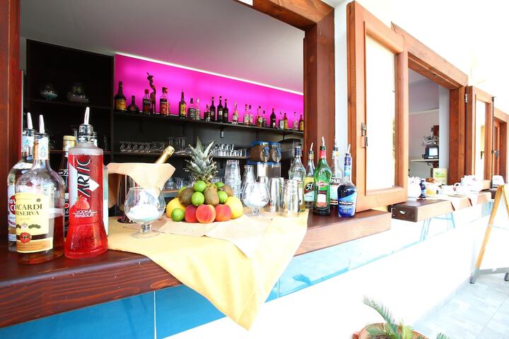 Sports bar