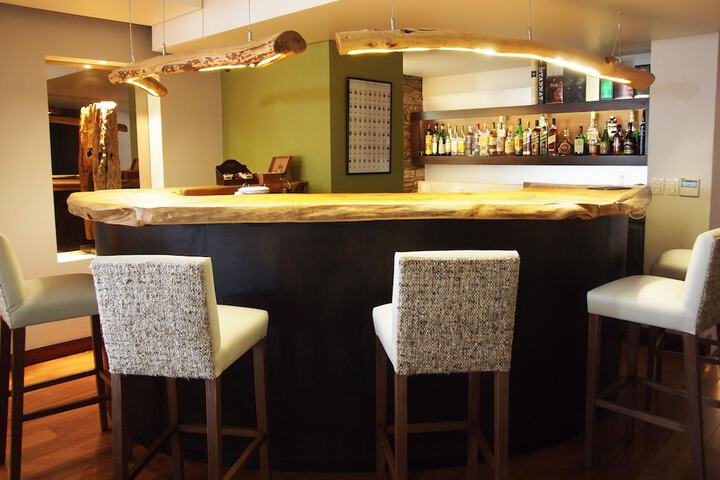 Lounge 43 of 68