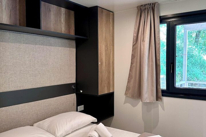 Room 30 of 168
