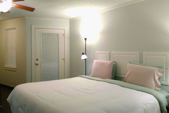 King Deluxe (1 of 6)