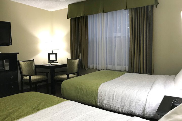 Room 5 of 18