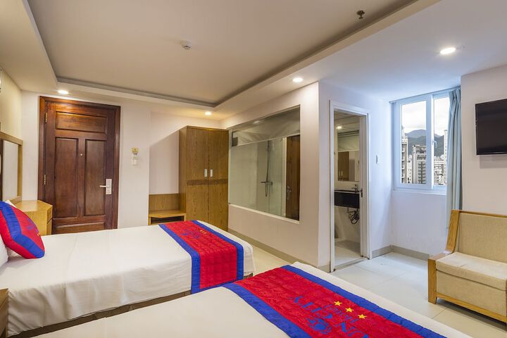 Room 15 of 28