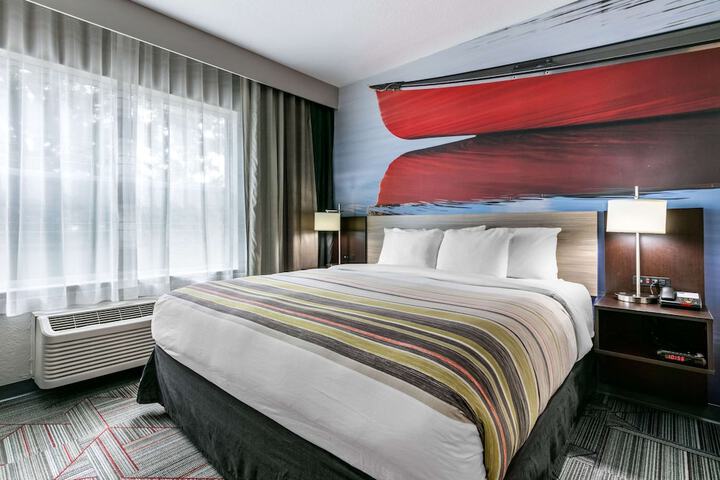1 King Bed (7 of 21)
