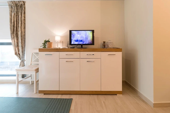 Room 2 of 18
