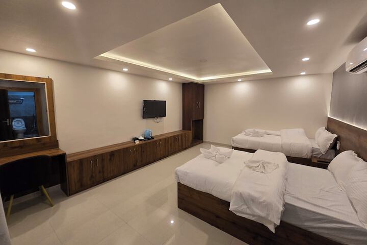 Room 2 of 19