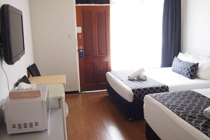 Room 13 of 40