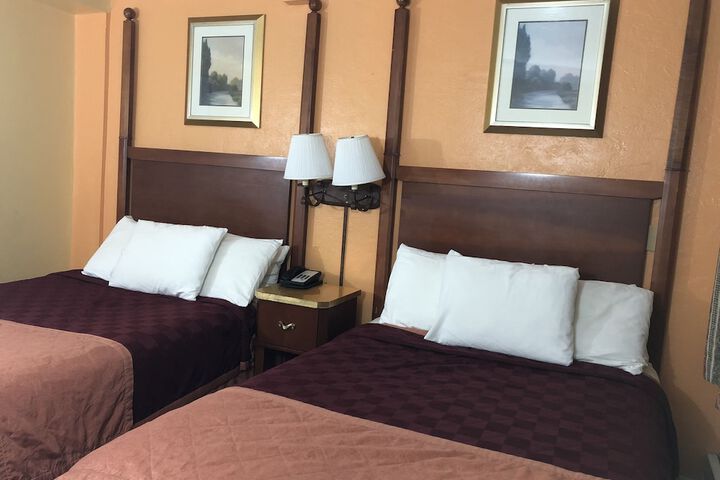 2 Double Beds (5 of 9)