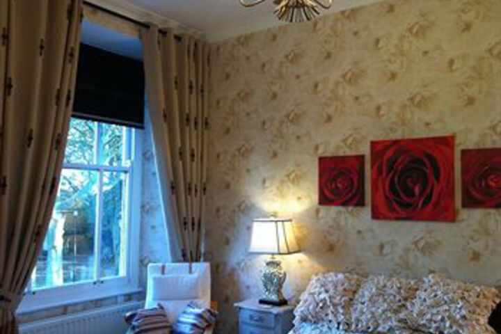 Room 5 of 8
