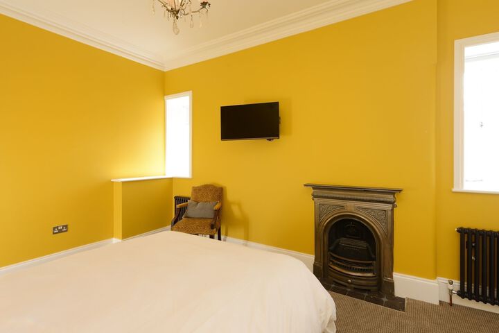 Room 15 of 15